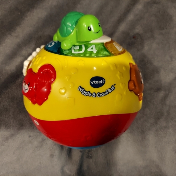 VTECH WIGGLE & CRAWL BALL INTERACTIVE ANIMAL NOISES COUNTS ROLLS AROUND 45 SONGS - Picture 3 of 9